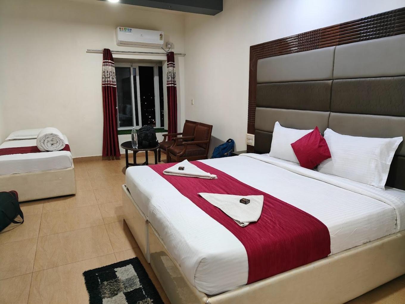Hotel New Rajdarshan Madikeri Dış mekan fotoğraf