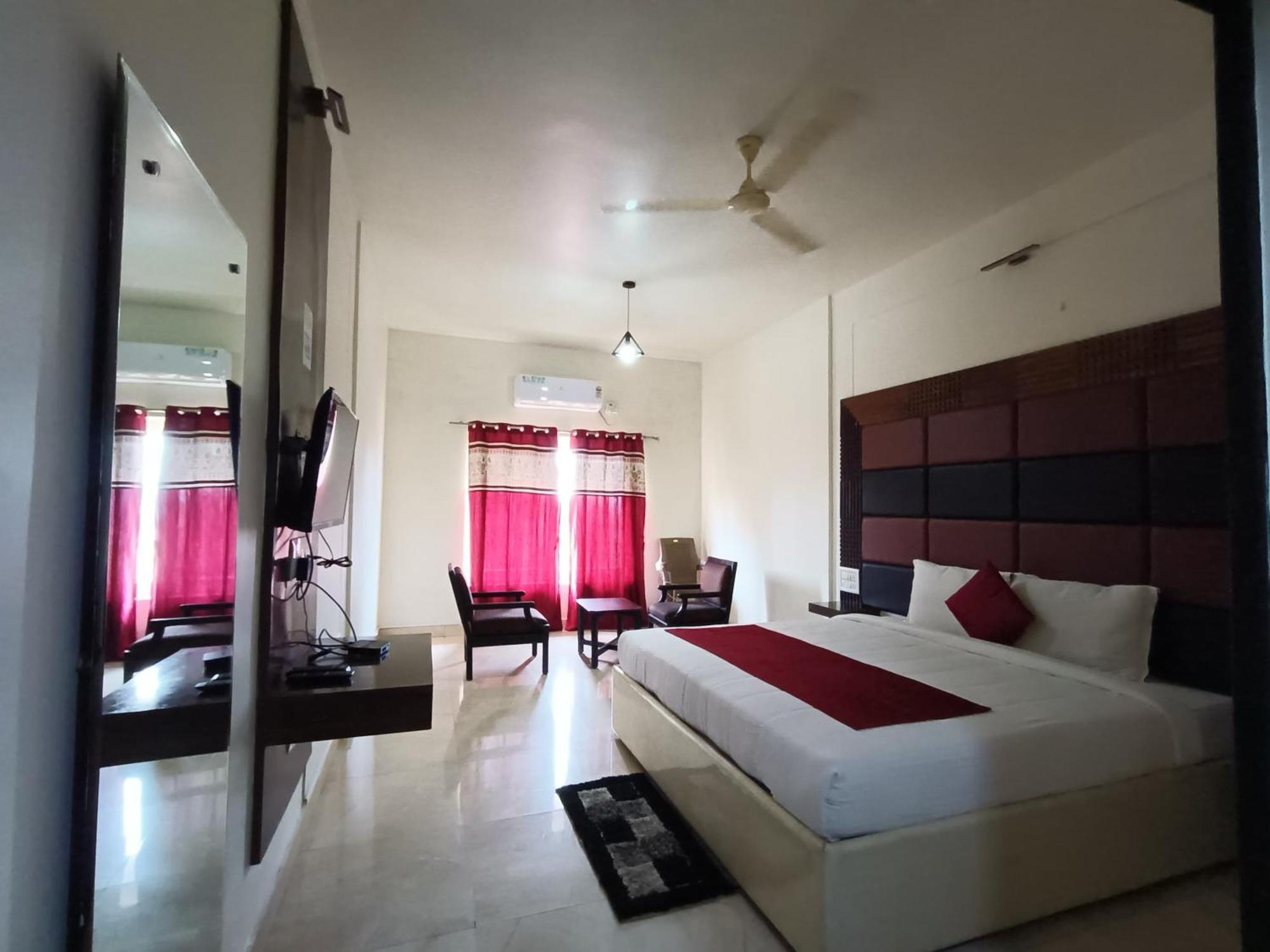 Hotel New Rajdarshan Madikeri Dış mekan fotoğraf