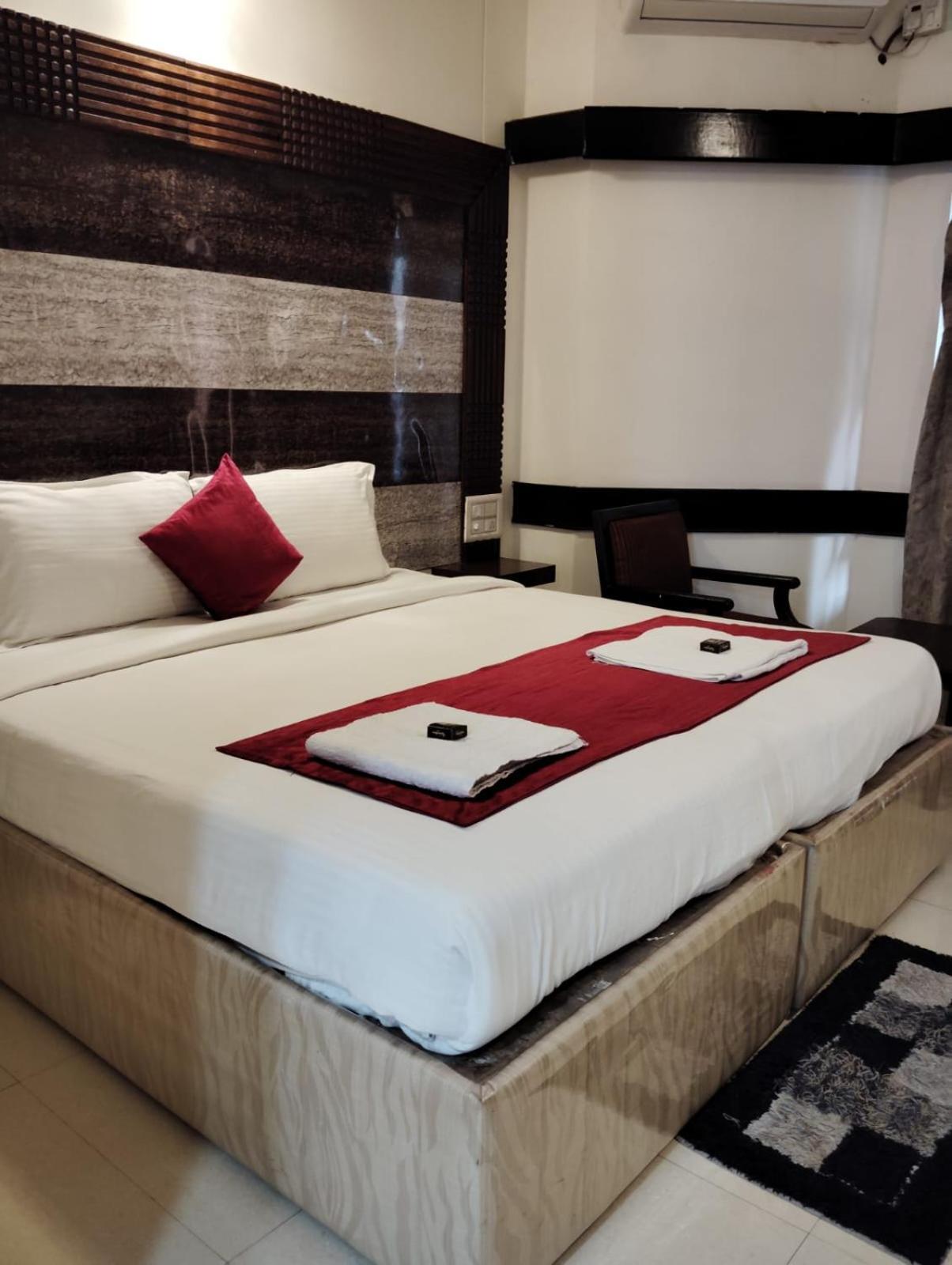 Hotel New Rajdarshan Madikeri Dış mekan fotoğraf