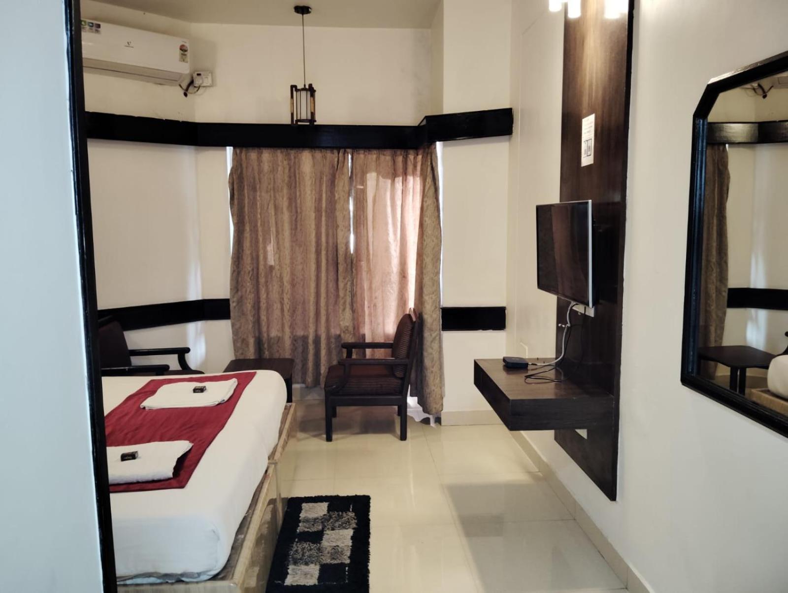 Hotel New Rajdarshan Madikeri Dış mekan fotoğraf