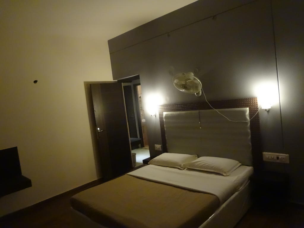Hotel New Rajdarshan Madikeri Dış mekan fotoğraf