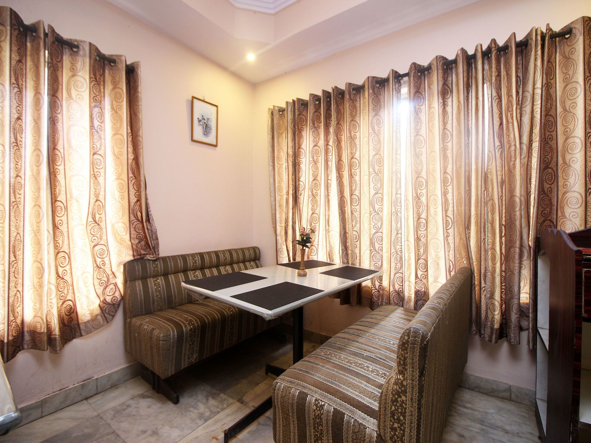 Hotel New Rajdarshan Madikeri Dış mekan fotoğraf